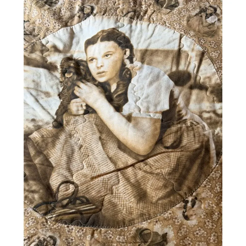 Handmade Wizard of Oz Throw Quilt EUC 63” x 60” REVERSIBLE 3727/20